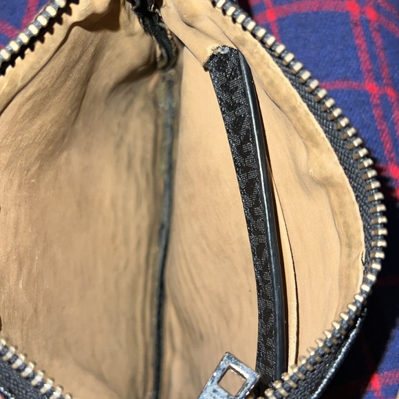 Michael Kors Waist Wallet - Picture 4 of 4